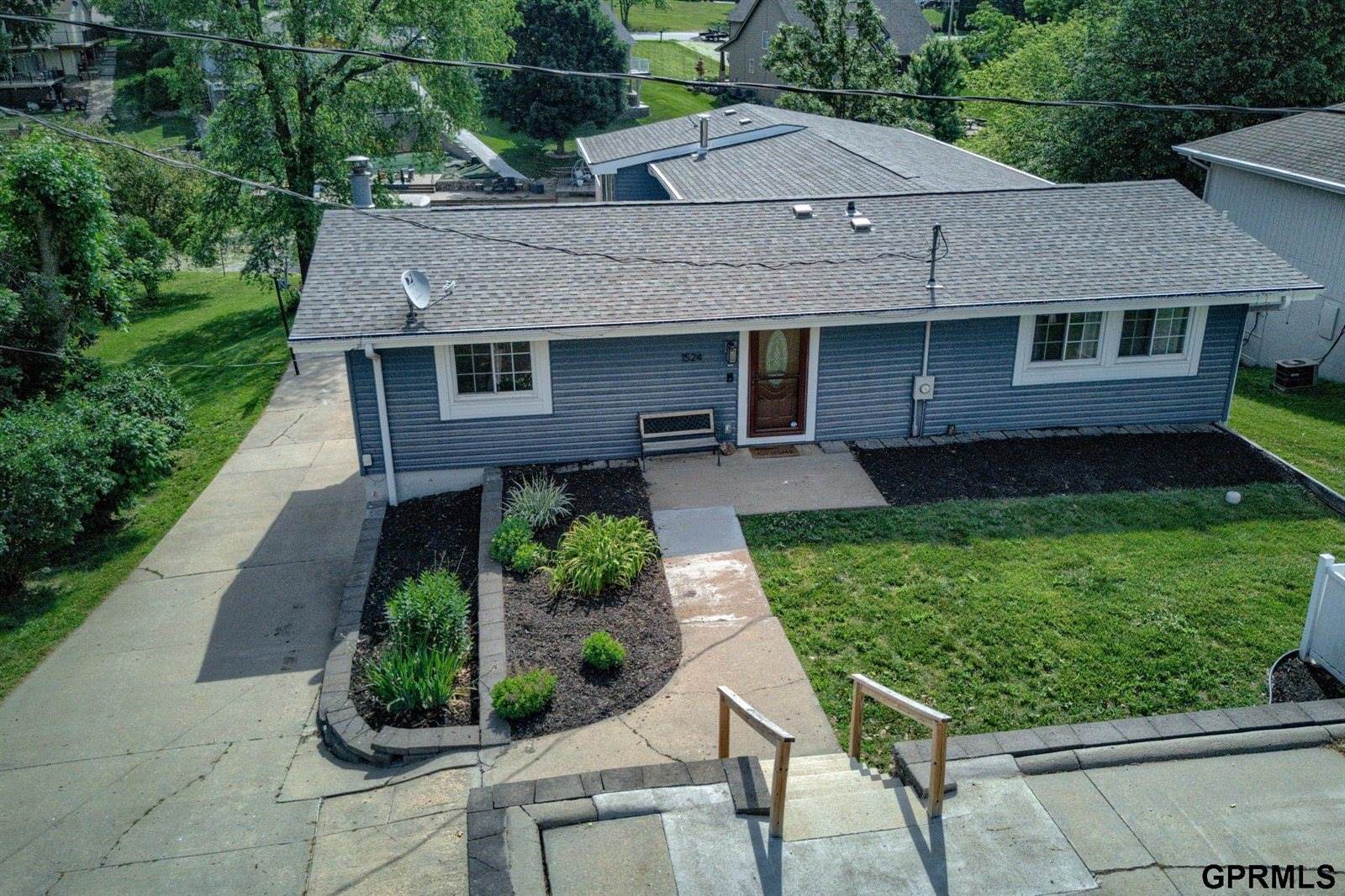 1524 Trumball Terrace, Plattsmouth, NE 68048