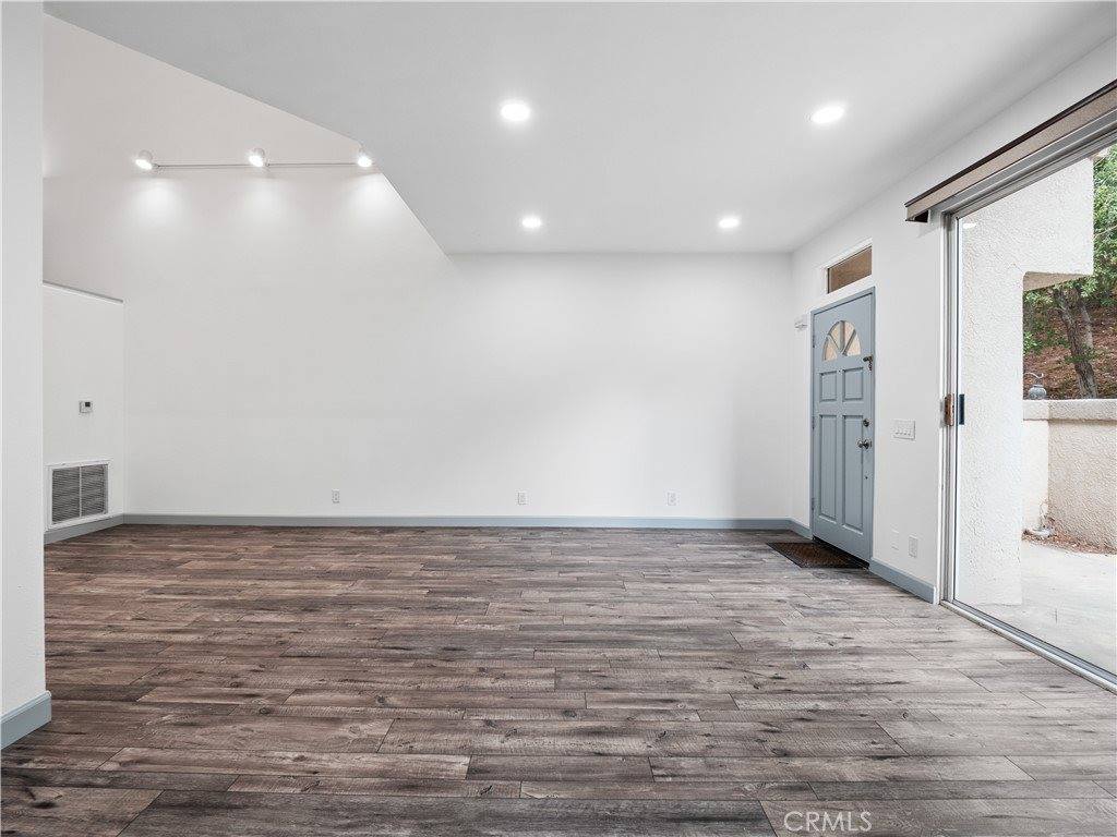 11374 Old Ranch Circle, Chatsworth, CA 91311