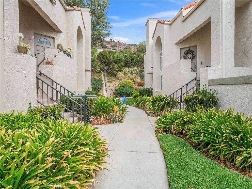 11374 Old Ranch Circle, Chatsworth, CA 91311