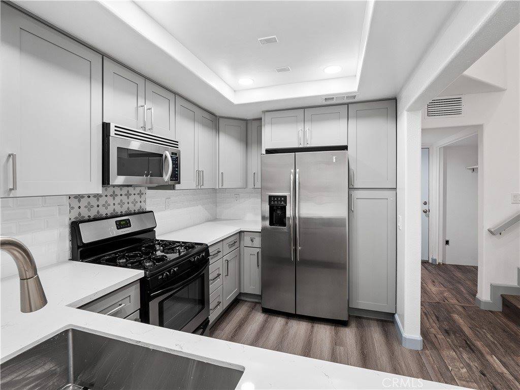 11374 Old Ranch Circle, Chatsworth, CA 91311