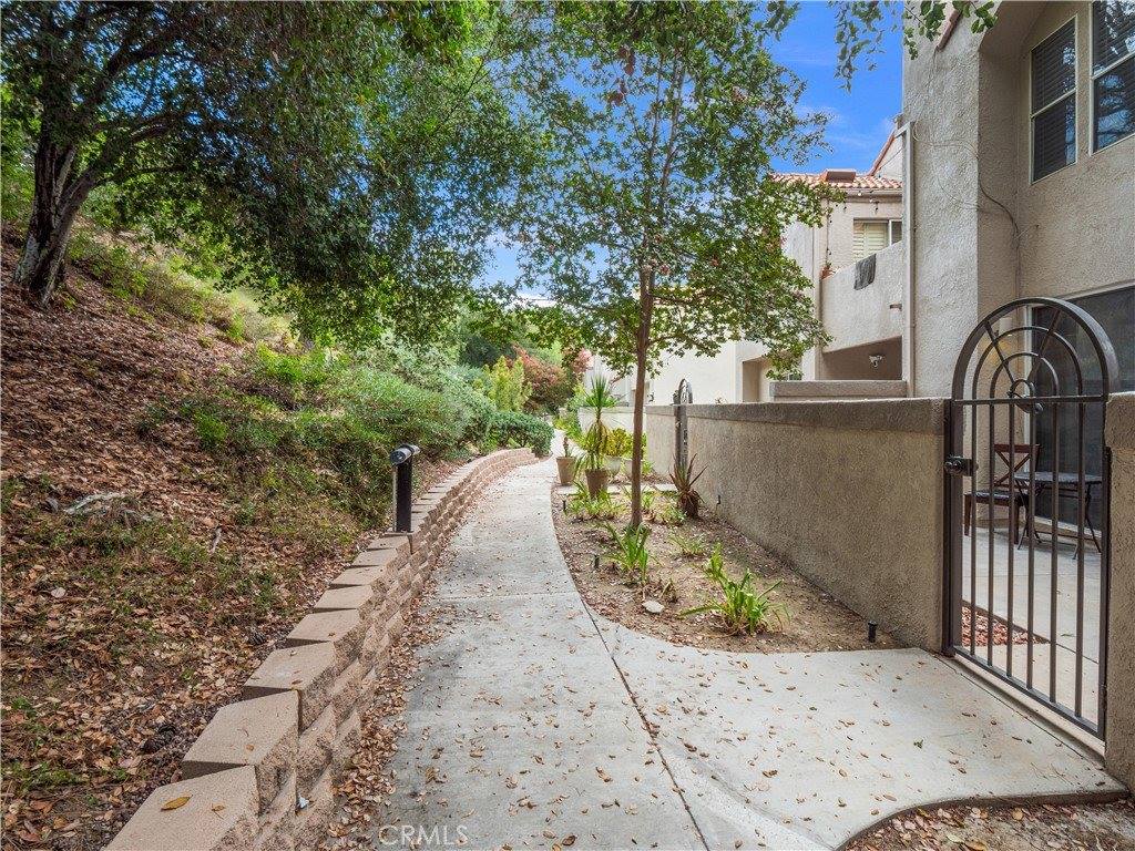 11374 Old Ranch Circle, Chatsworth, CA 91311