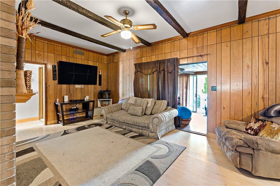 38 May Ave, Stowe Township, PA 15136