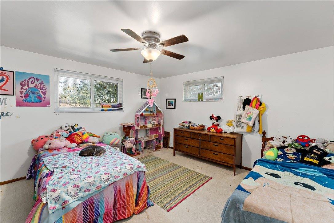 38 May Ave, Stowe Township, PA 15136