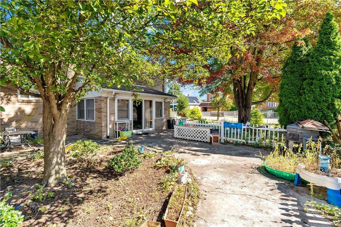 38 May Ave, Stowe Township, PA 15136