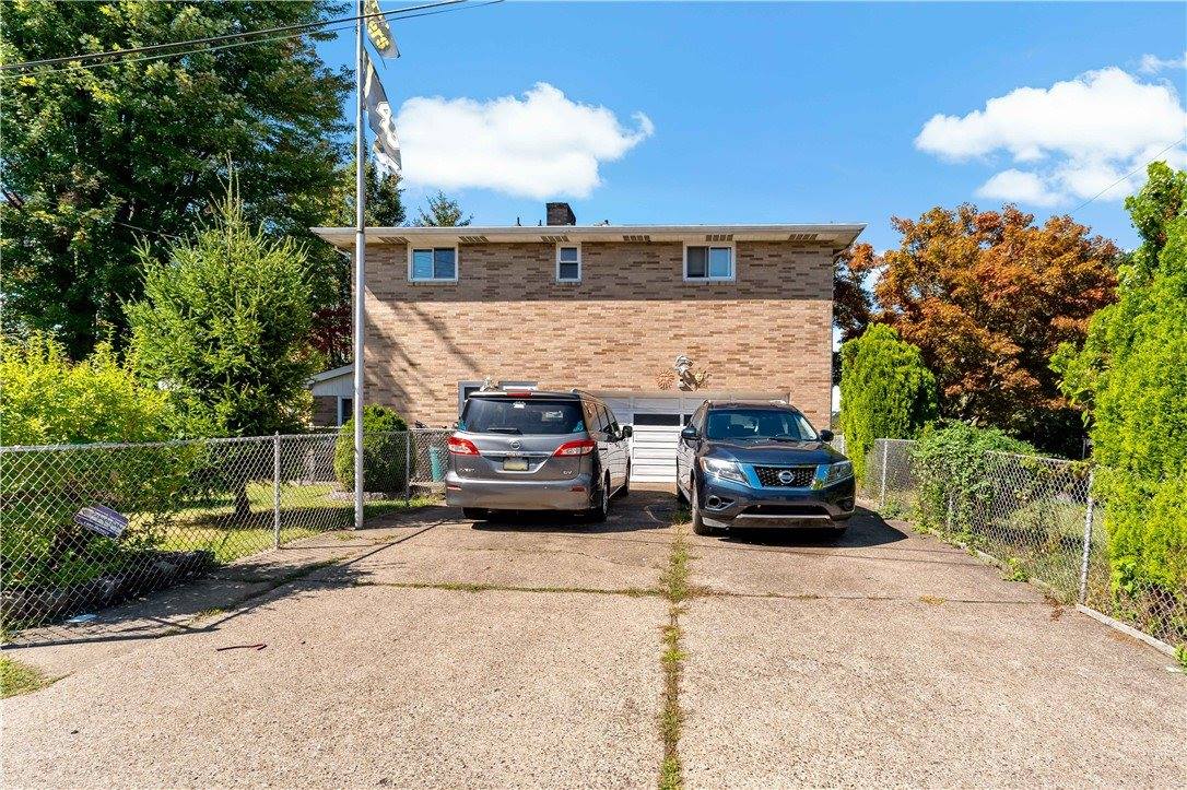 38 May Ave, Stowe Township, PA 15136