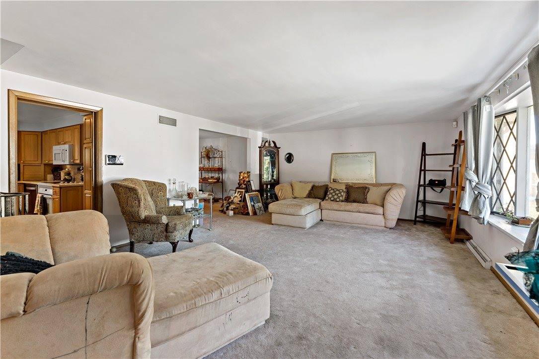 38 May Ave, Stowe Township, PA 15136