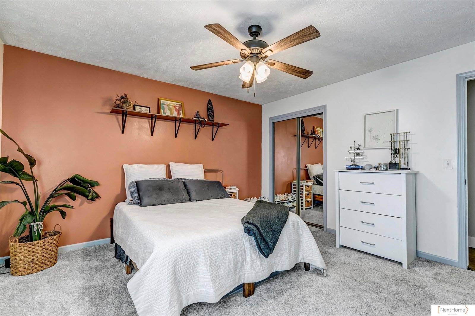 5011 London Road, Lincoln, NE 68516