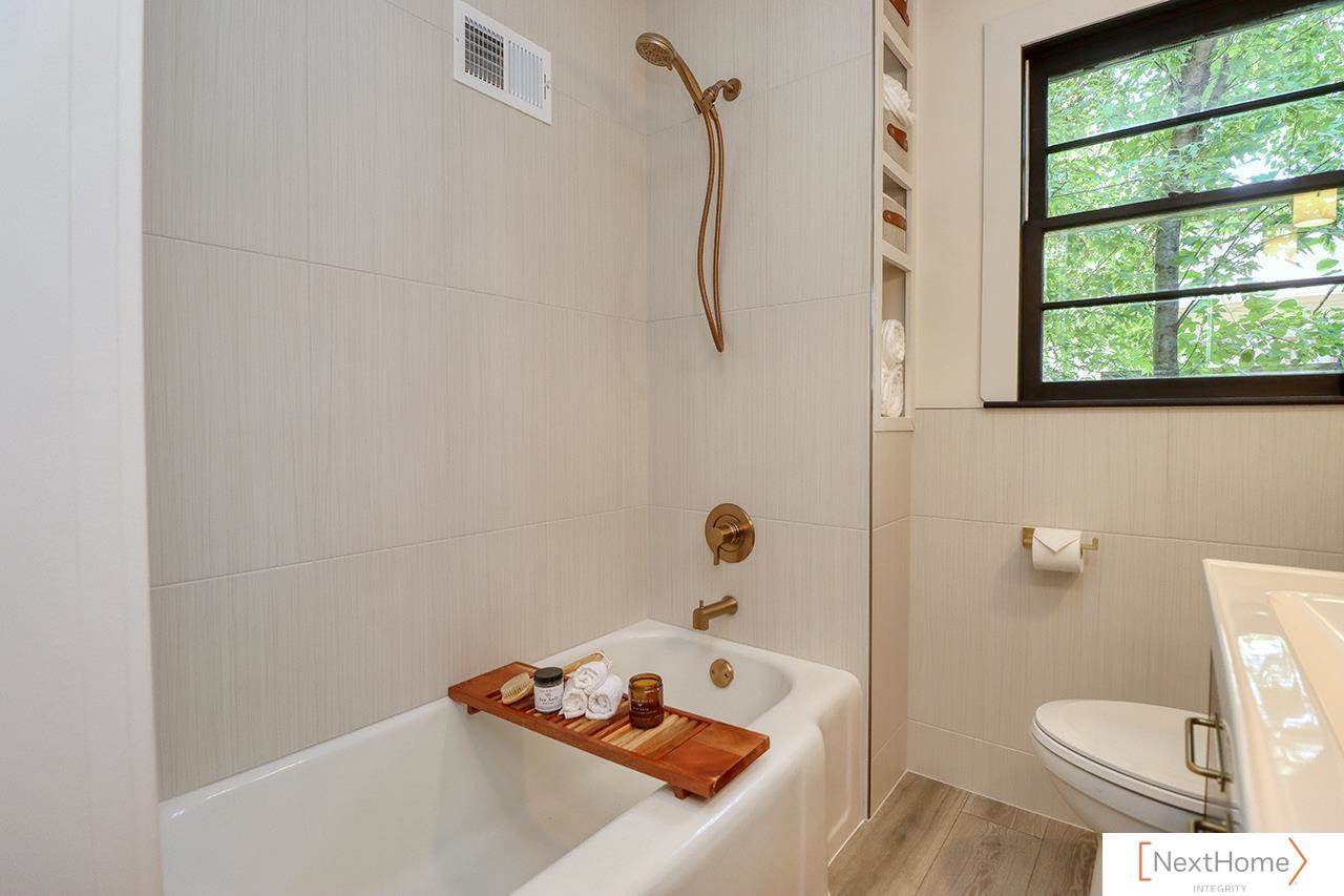 5143 Holdrege Street, Lincoln, NE 68504