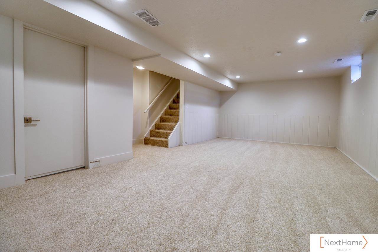 5143 Holdrege Street, Lincoln, NE 68504