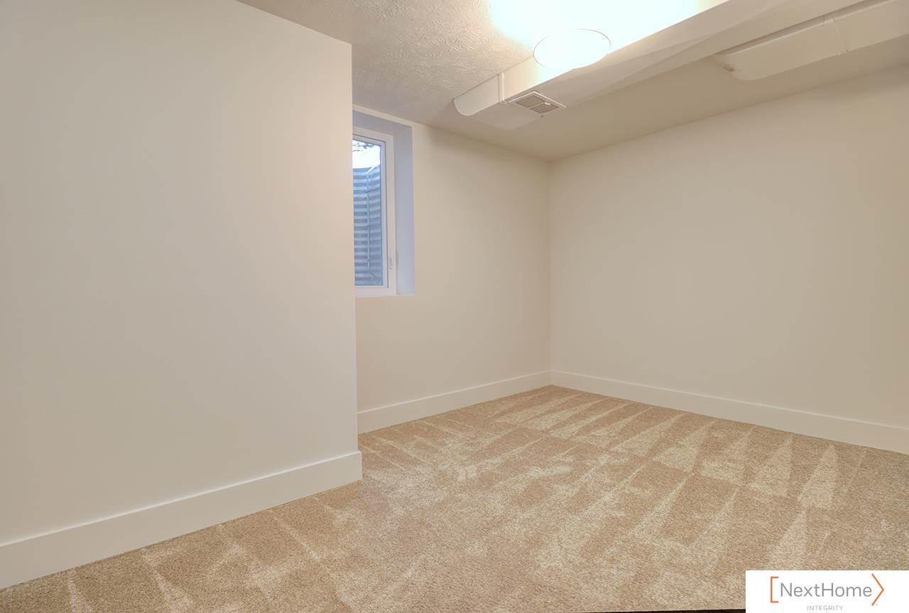 5143 Holdrege Street, Lincoln, NE 68504