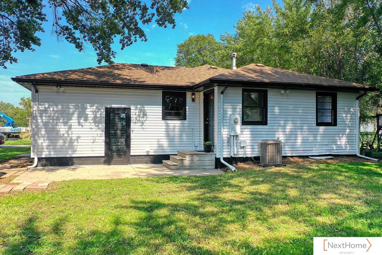 5143 Holdrege Street, Lincoln, NE 68504