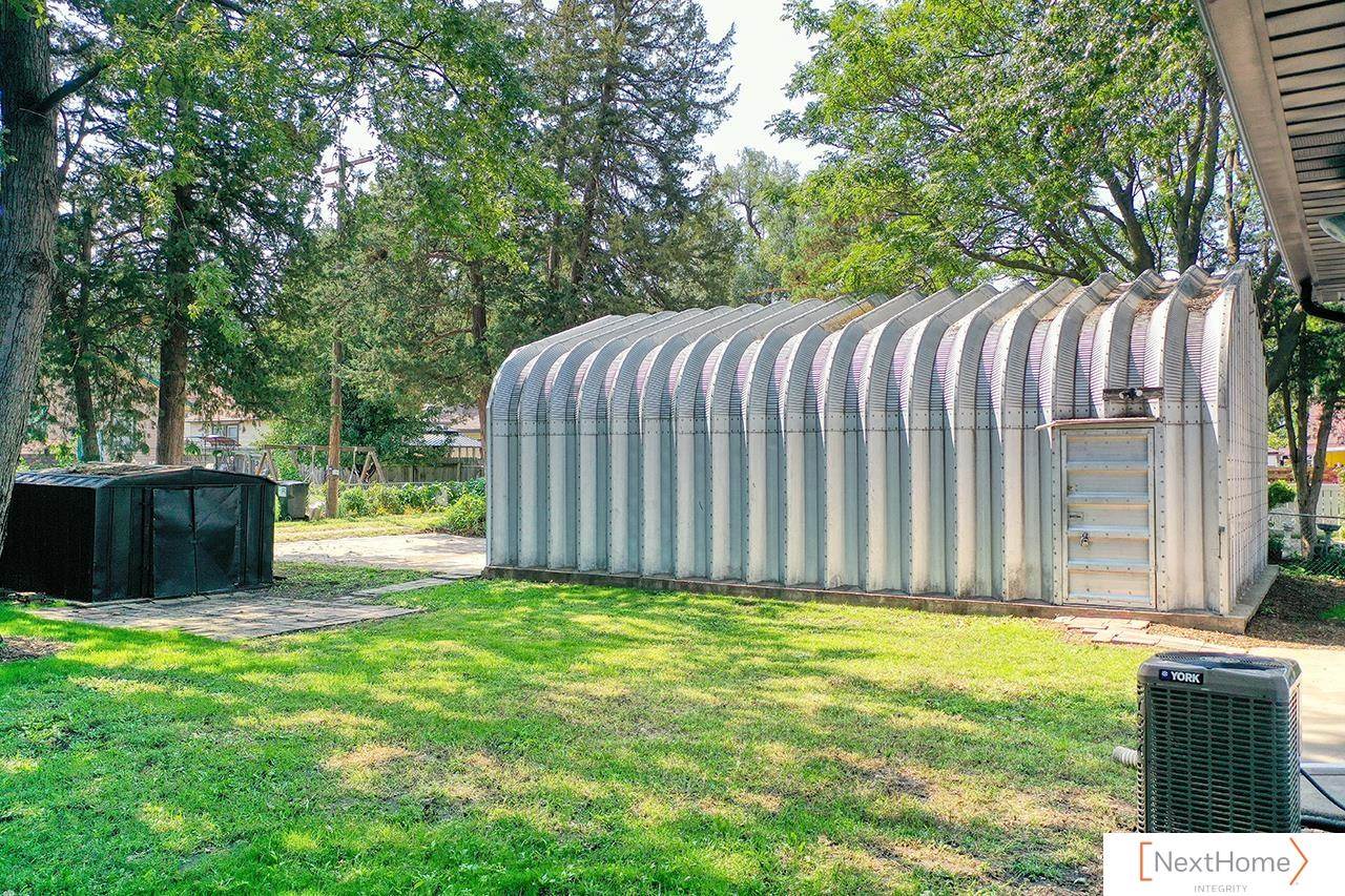 5143 Holdrege Street, Lincoln, NE 68504