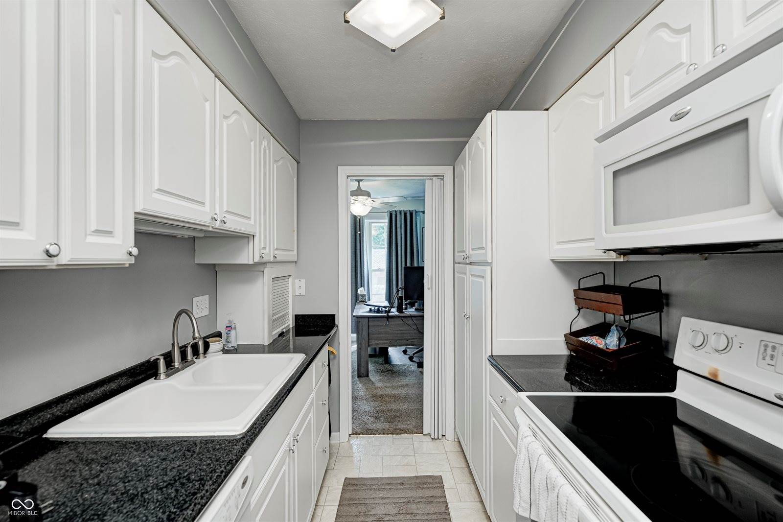 918 Ardsley Drive, Indianapolis, IN 46234