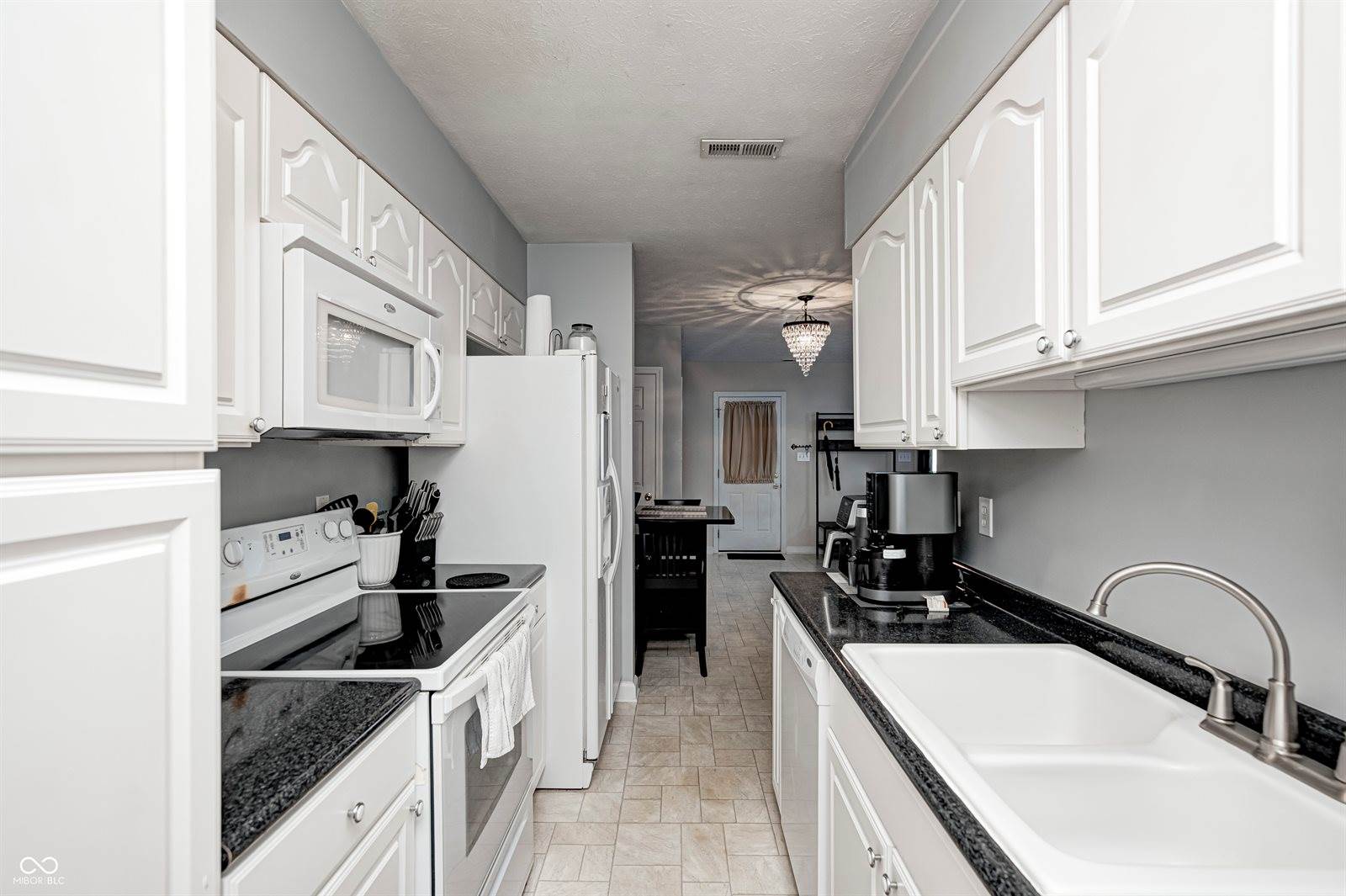 918 Ardsley Drive, Indianapolis, IN 46234