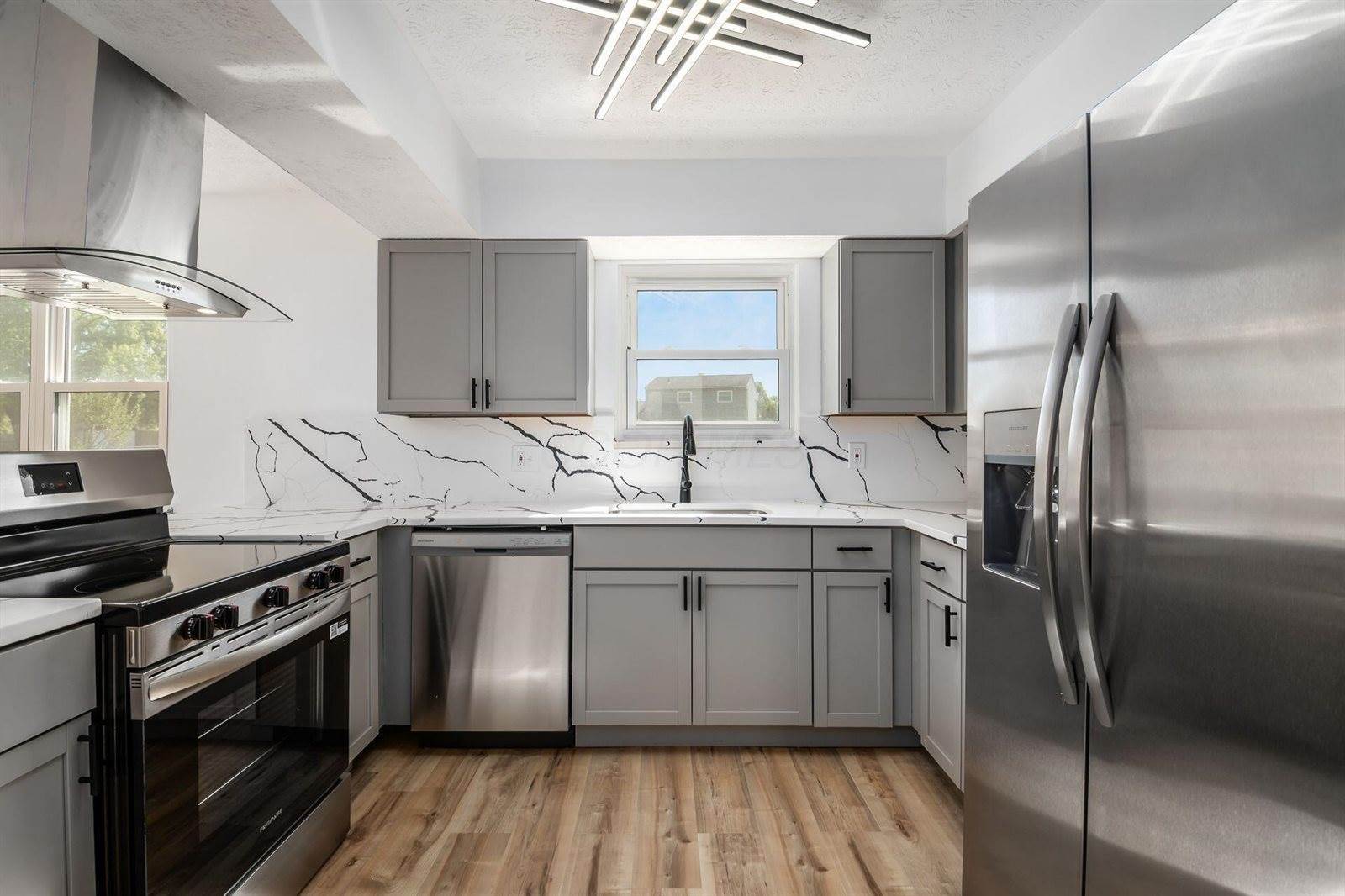 1969 Forest Lake Court, Grove City, OH 43123