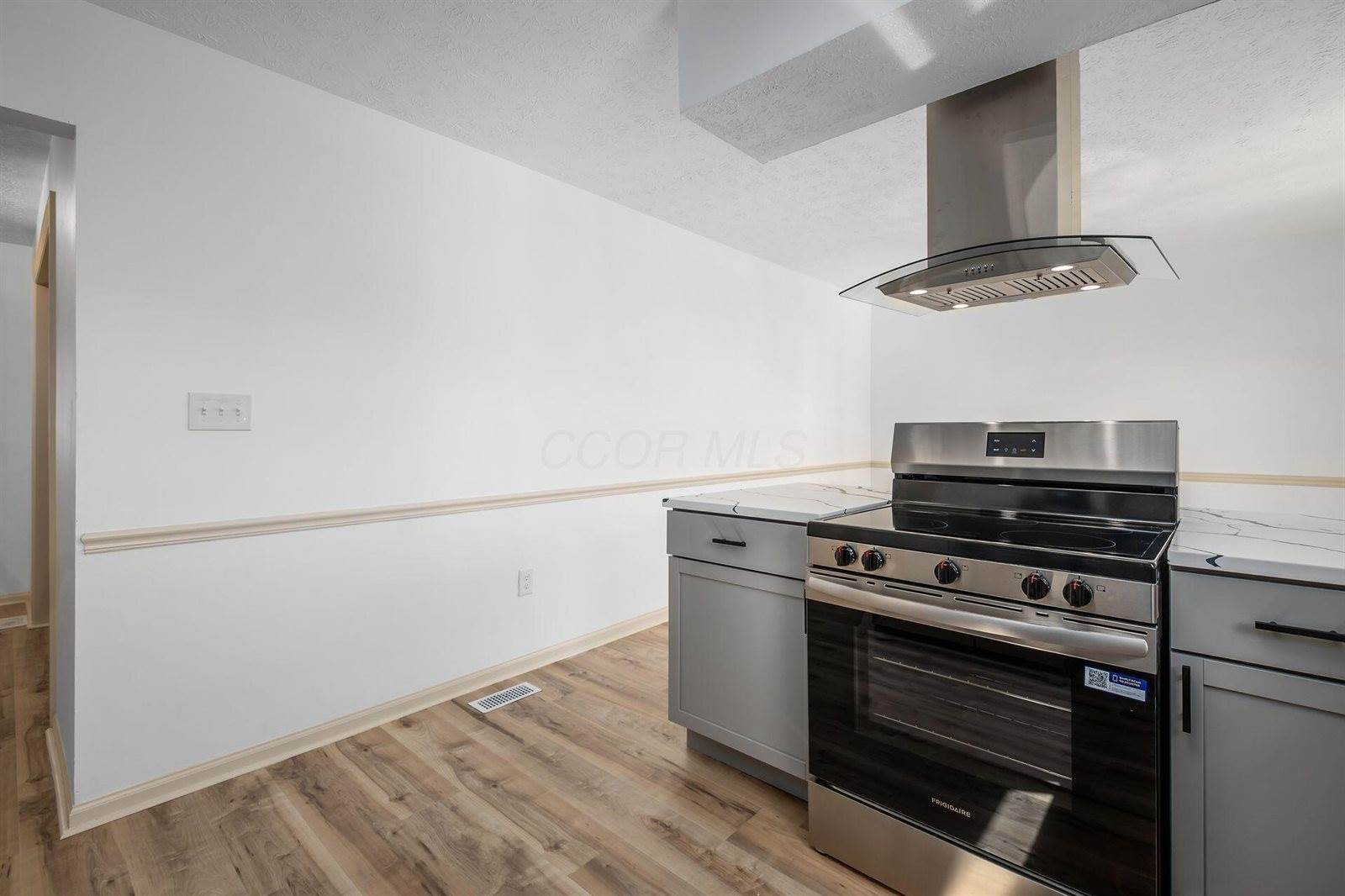 1969 Forest Lake Court, Grove City, OH 43123