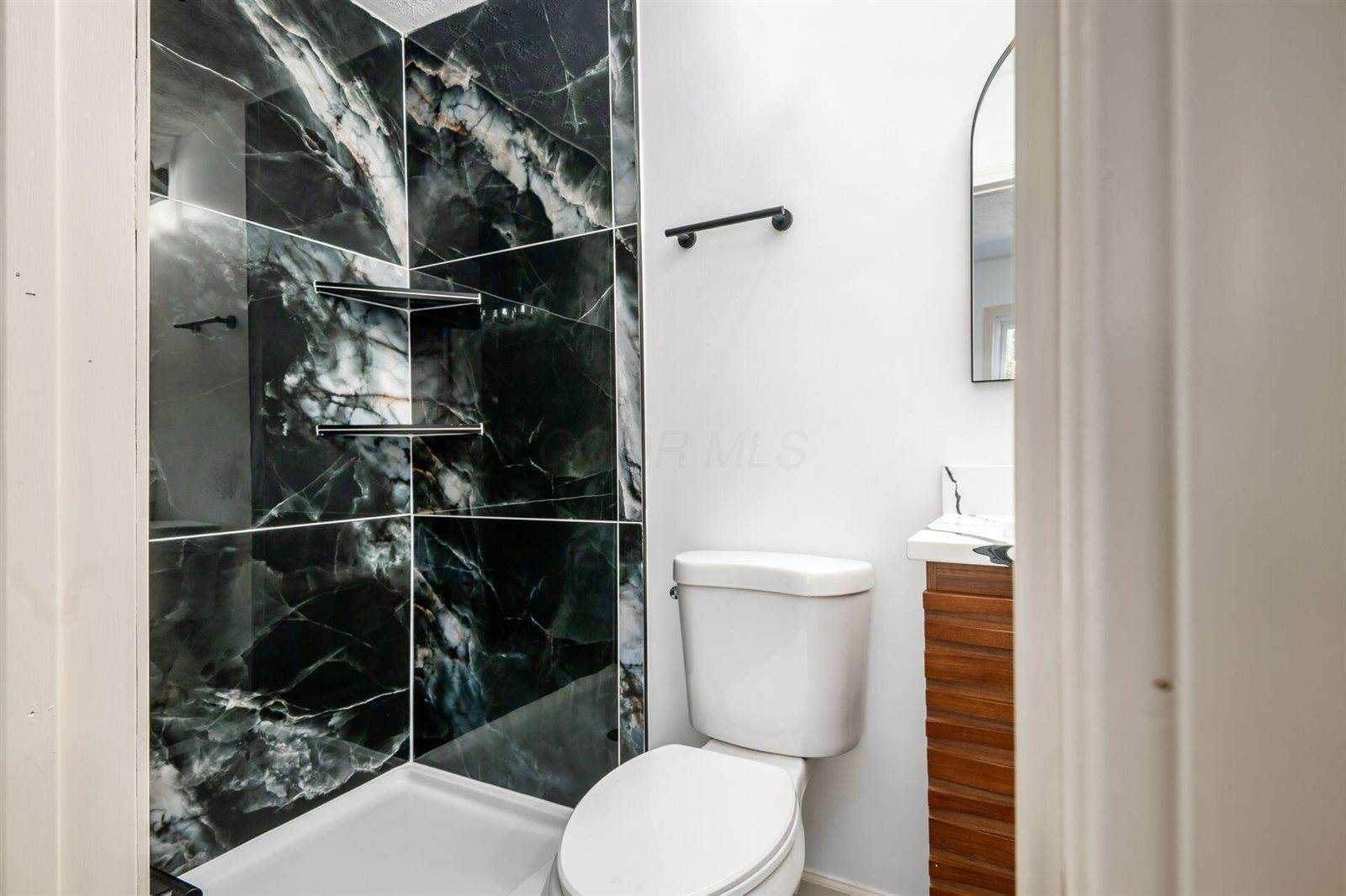 1969 Forest Lake Court, Grove City, OH 43123