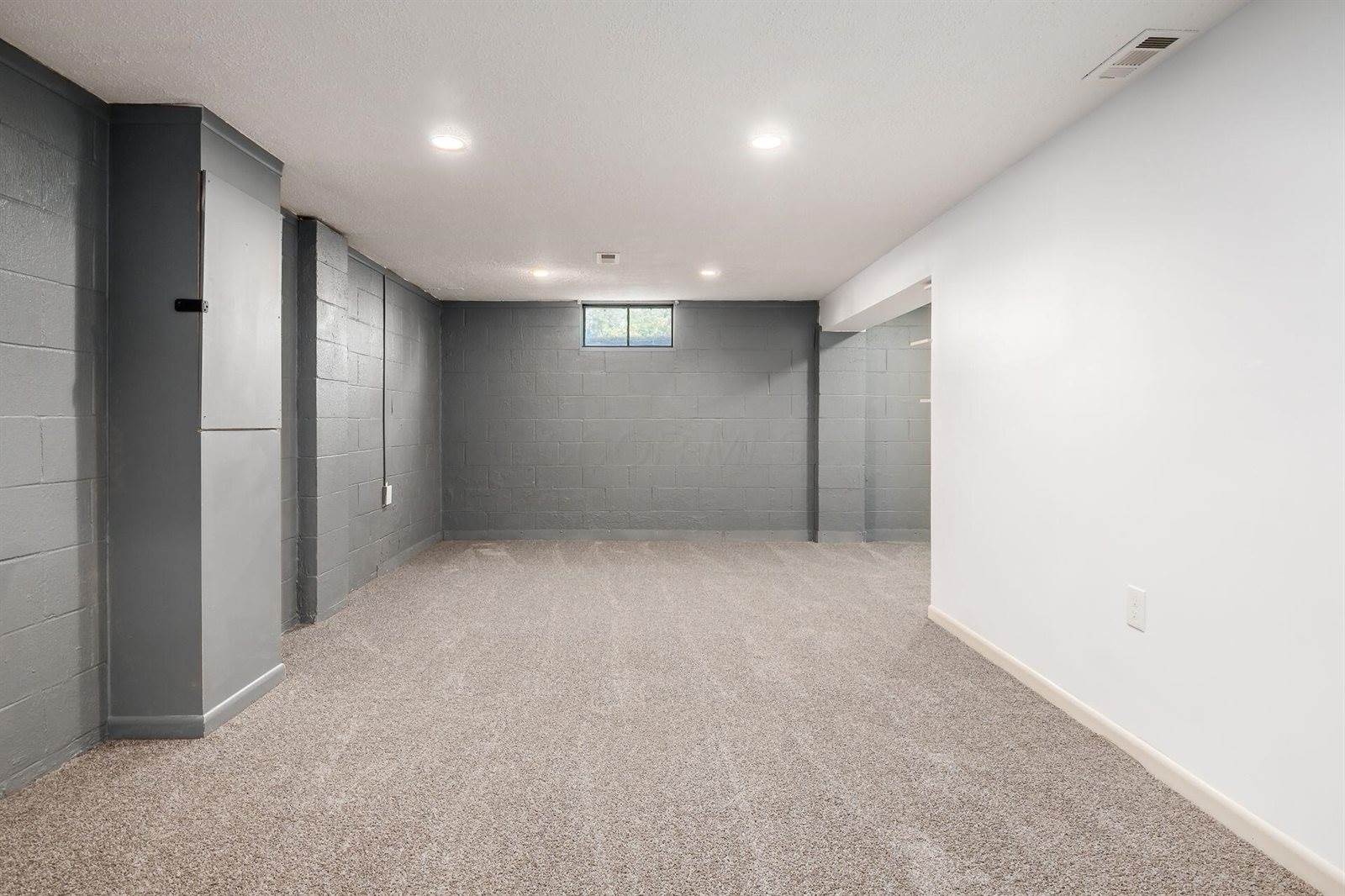 1969 Forest Lake Court, Grove City, OH 43123