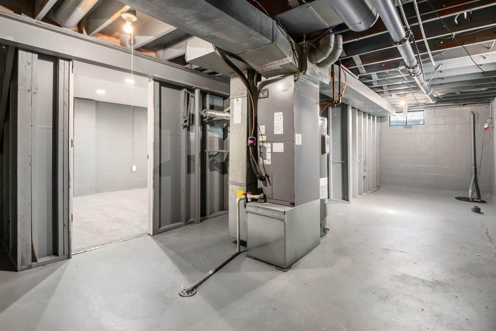 1969 Forest Lake Court, Grove City, OH 43123