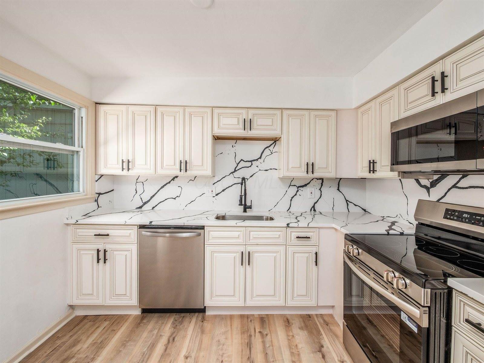 2458 Edgevale Road, Columbus, OH 43221