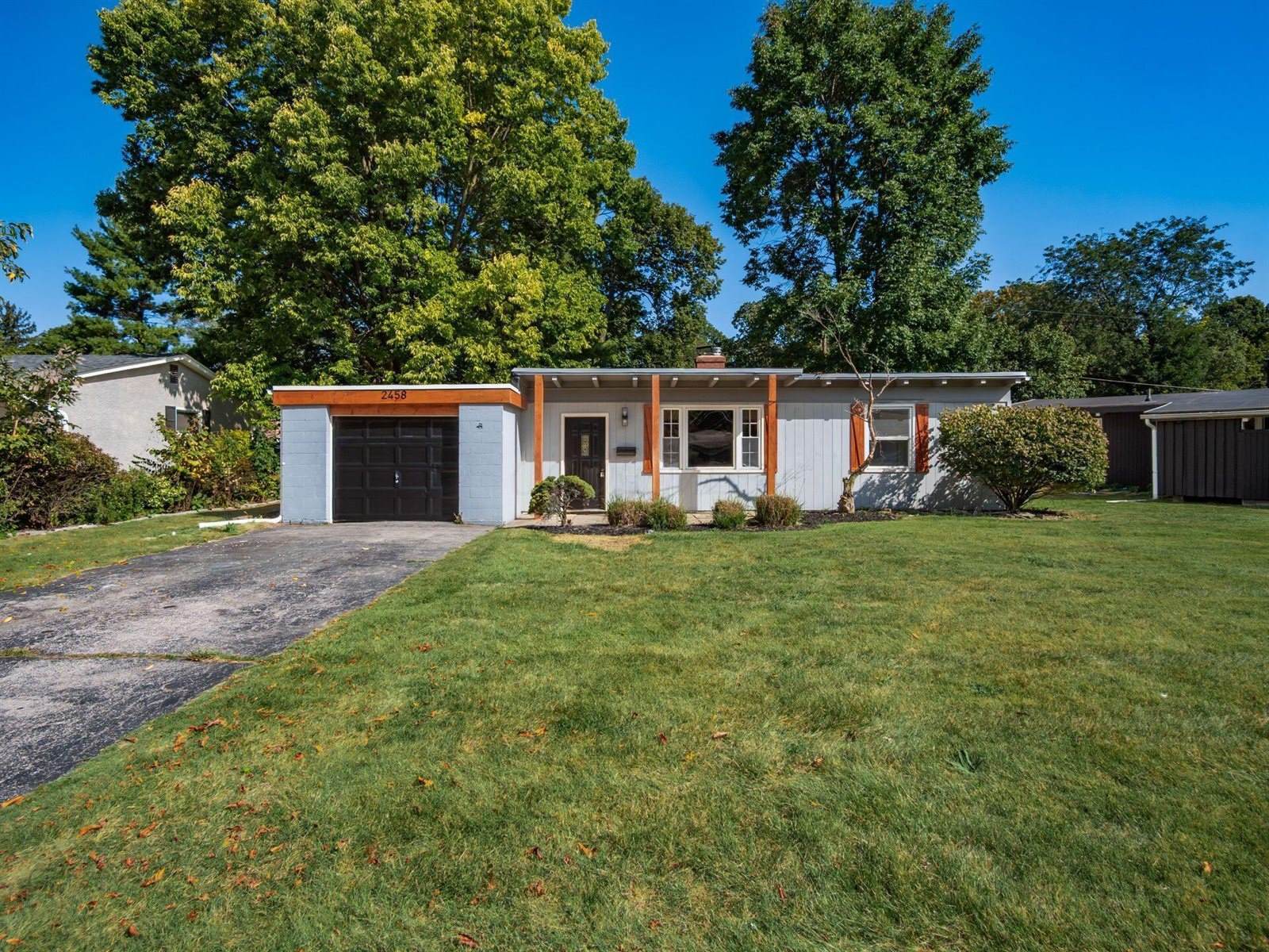 2458 Edgevale Road, Columbus, OH 43221