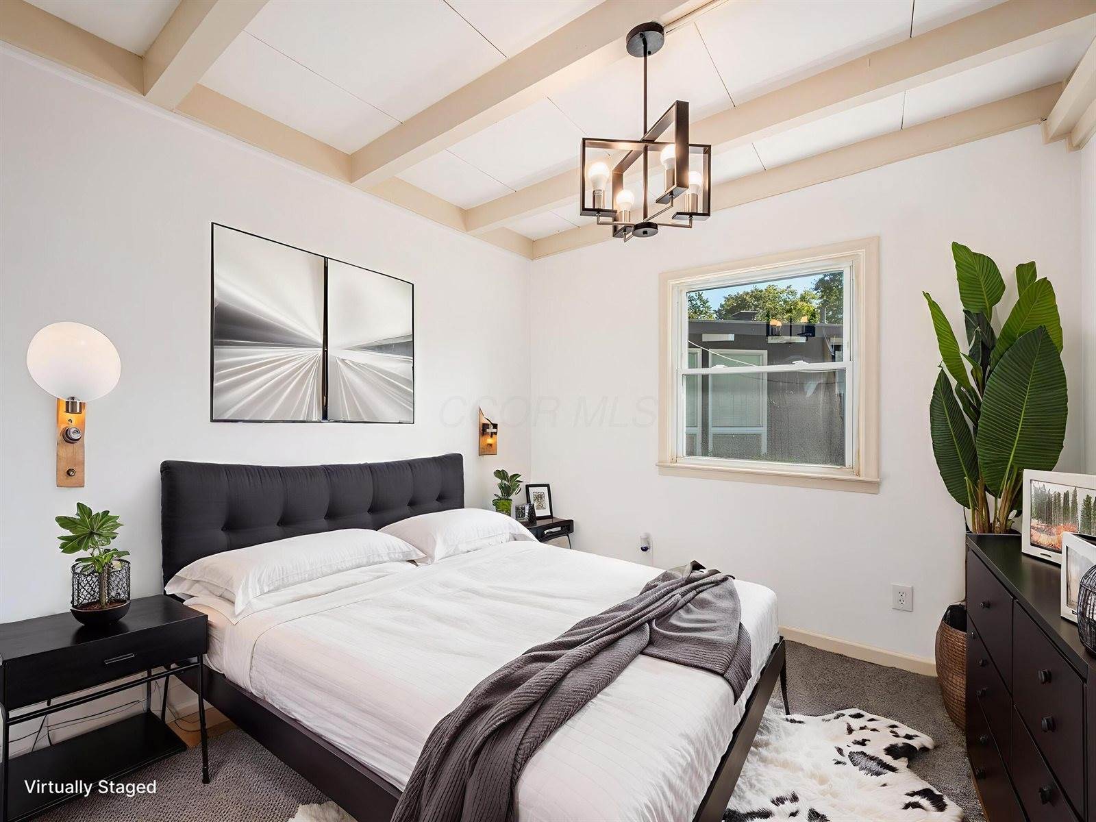 2458 Edgevale Road, Columbus, OH 43221