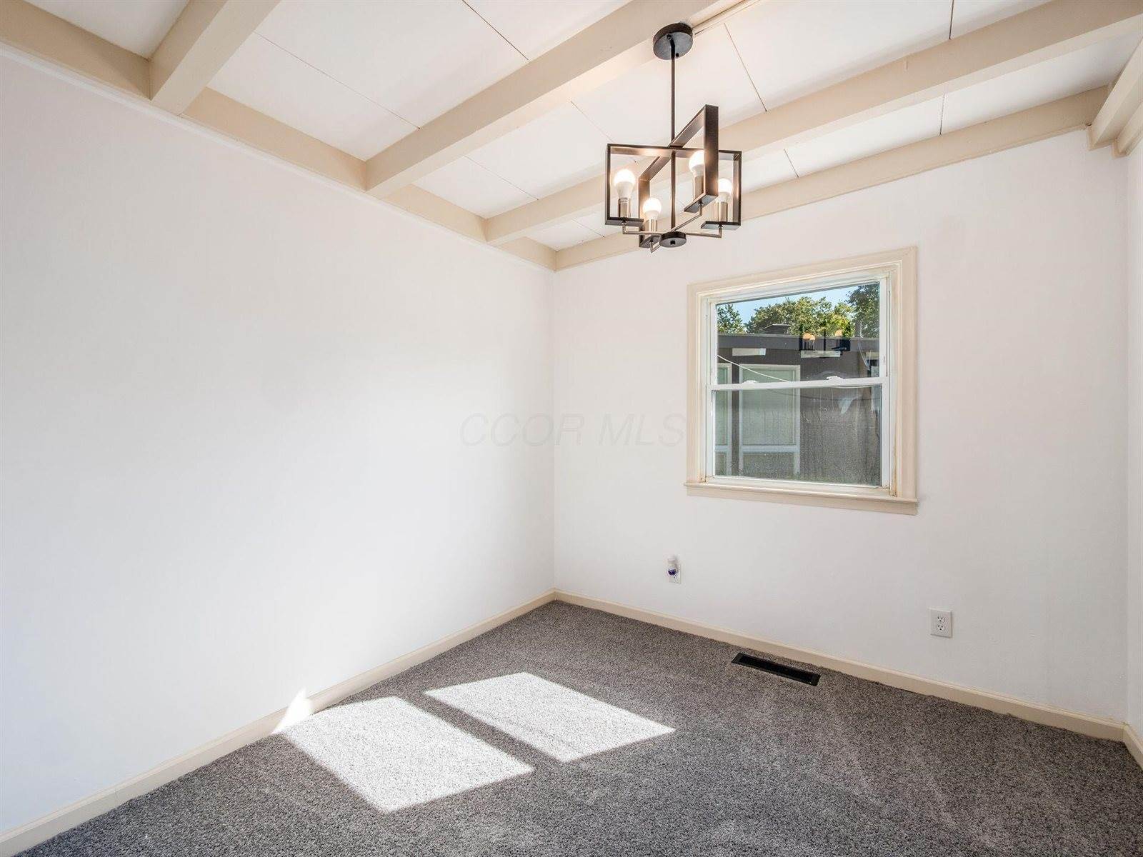 2458 Edgevale Road, Columbus, OH 43221