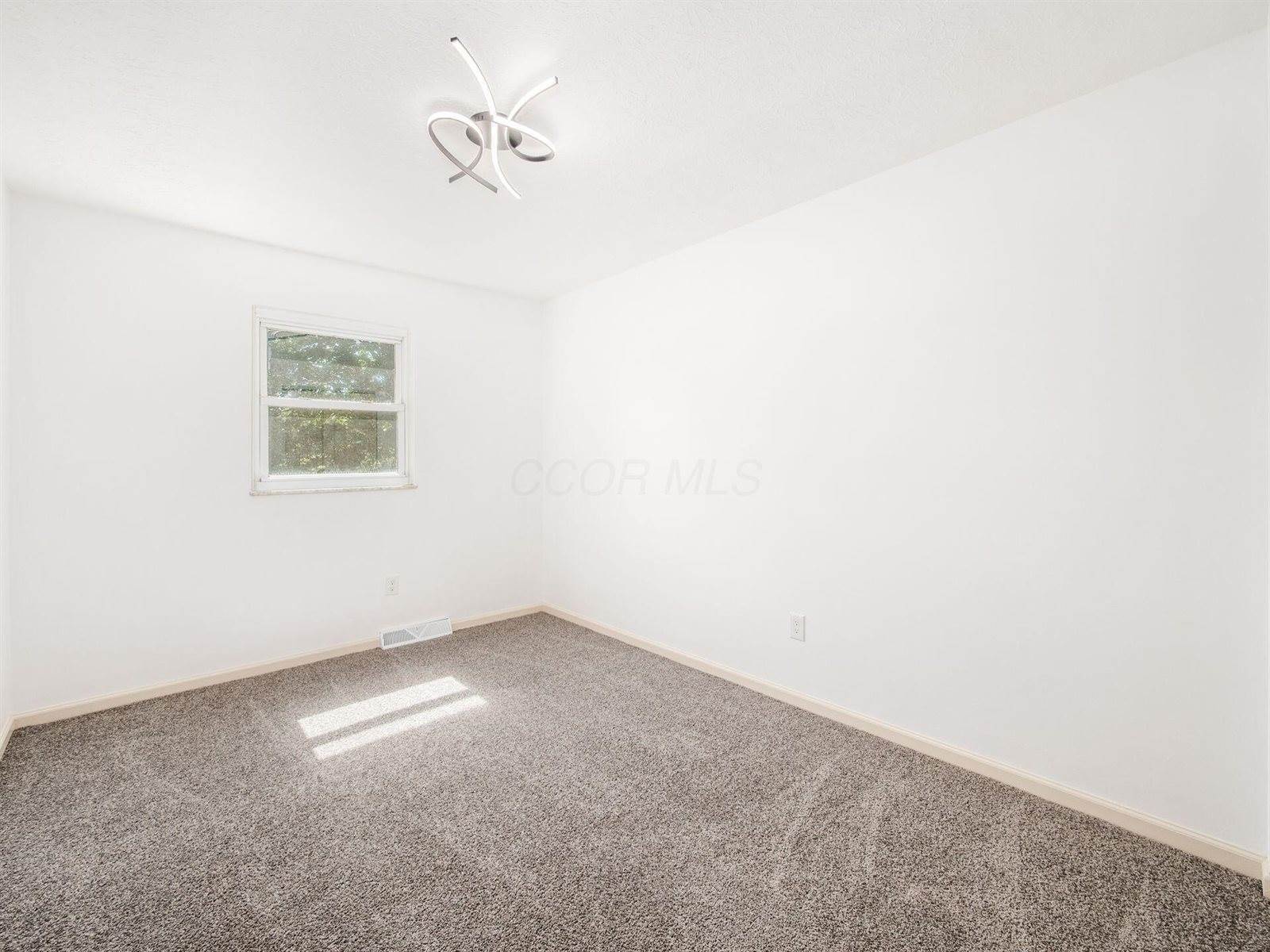 856 Cummington Road, Columbus, OH 43213