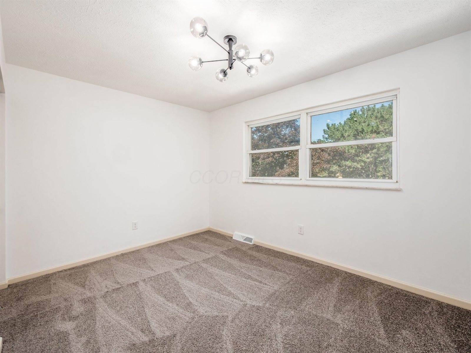 856 Cummington Road, Columbus, OH 43213