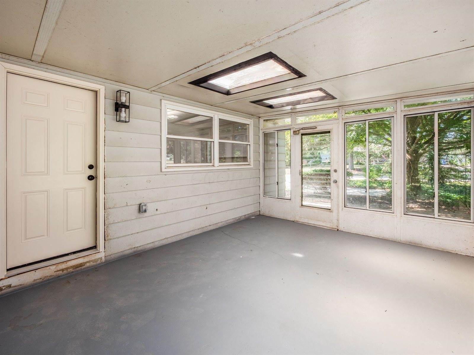 856 Cummington Road, Columbus, OH 43213