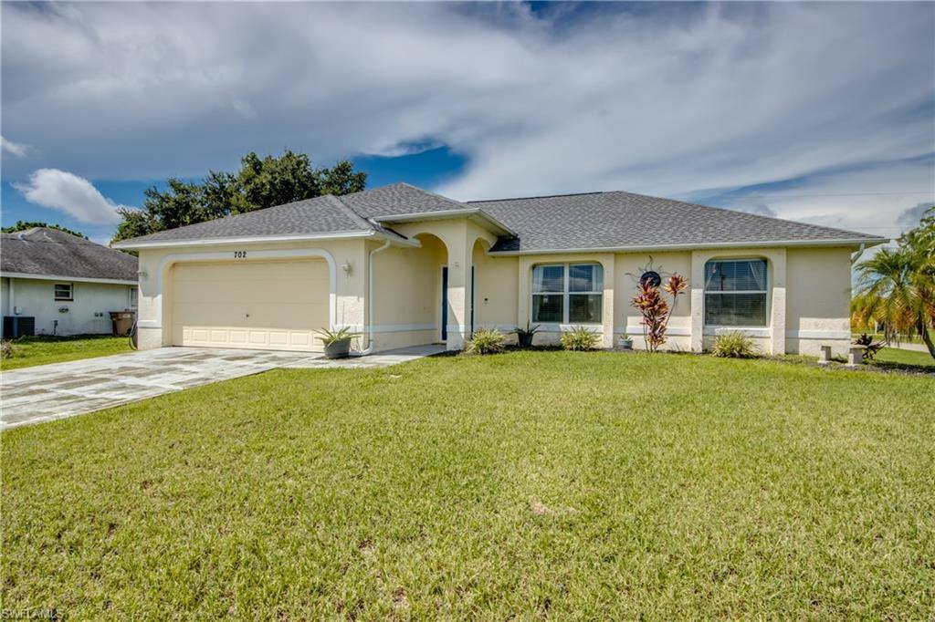 702 SW 11th Ave, Cape Coral, FL 33991
