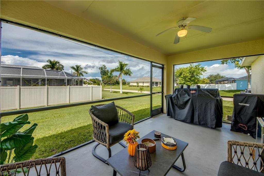 702 SW 11th Ave, Cape Coral, FL 33991