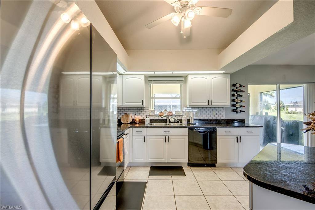 702 SW 11th Ave, Cape Coral, FL 33991