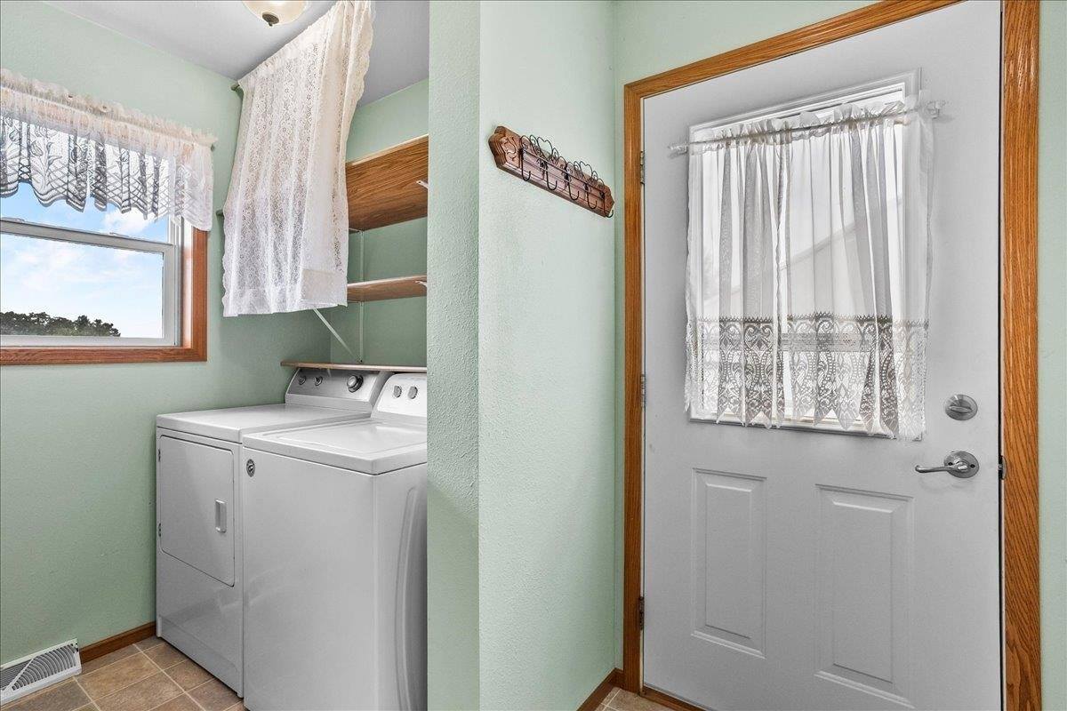 7631 Bluff Drive, Arpin, WI 54410