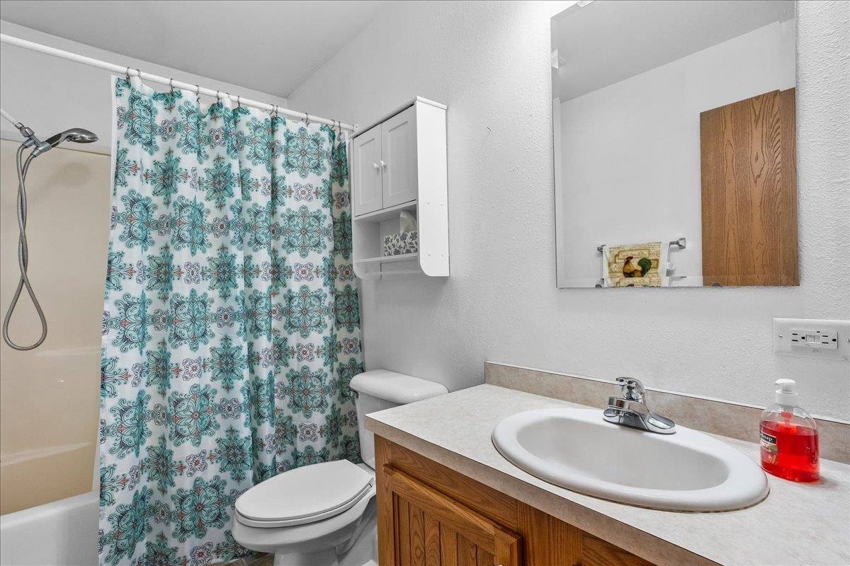 7631 Bluff Drive, Arpin, WI 54410