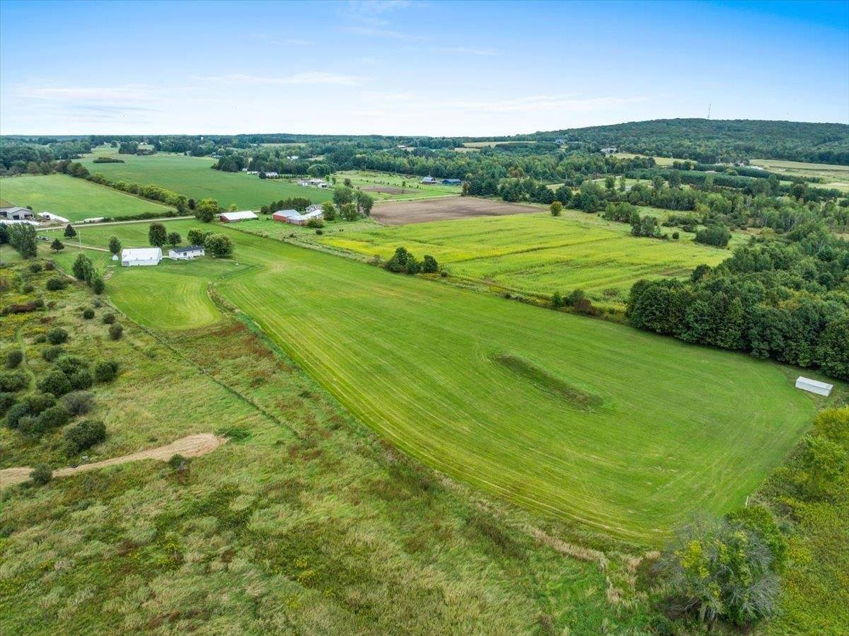 7631 Bluff Drive, Arpin, WI 54410