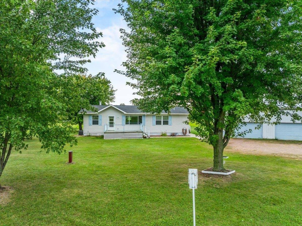 7631 Bluff Drive, Arpin, WI 54410