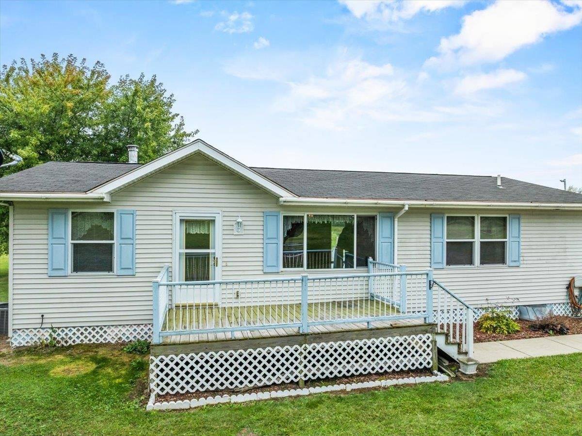 7631 Bluff Drive, Arpin, WI 54410