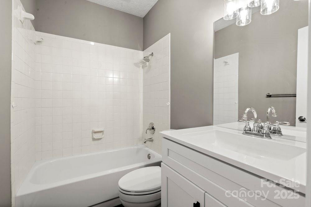 17 Twisted Trail, Black Mountain, NC 28711