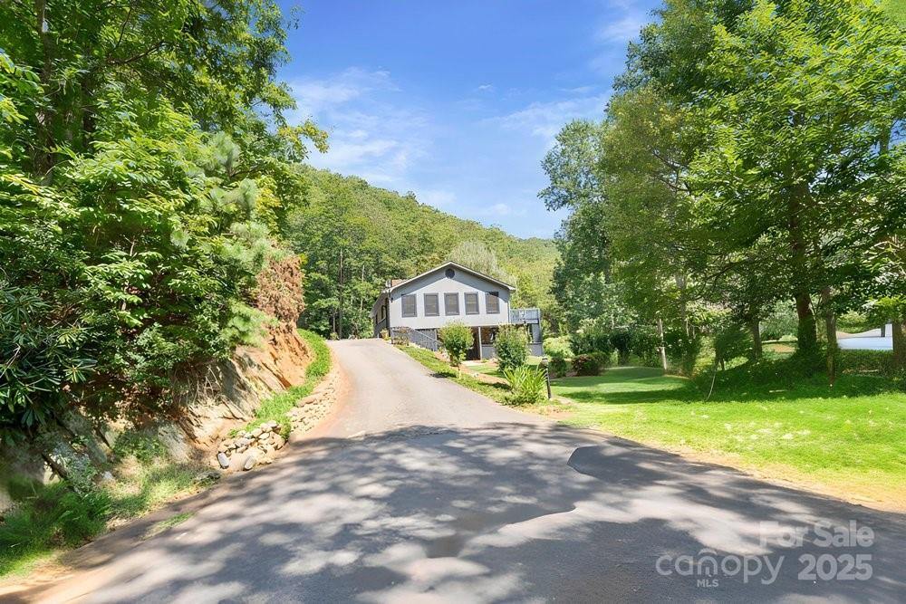 17 Twisted Trail, Black Mountain, NC 28711