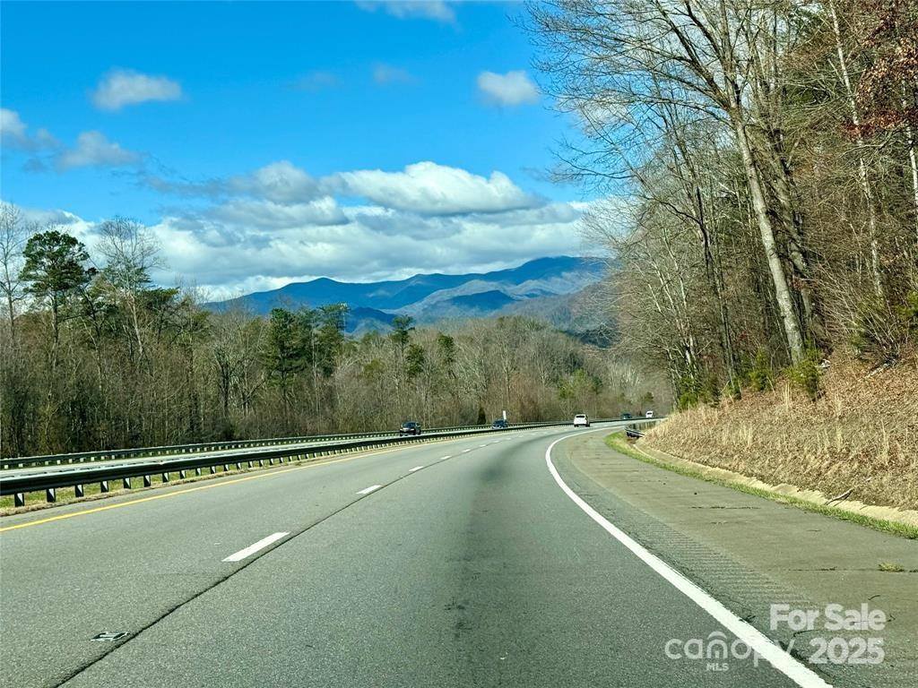 17 Twisted Trail, Black Mountain, NC 28711