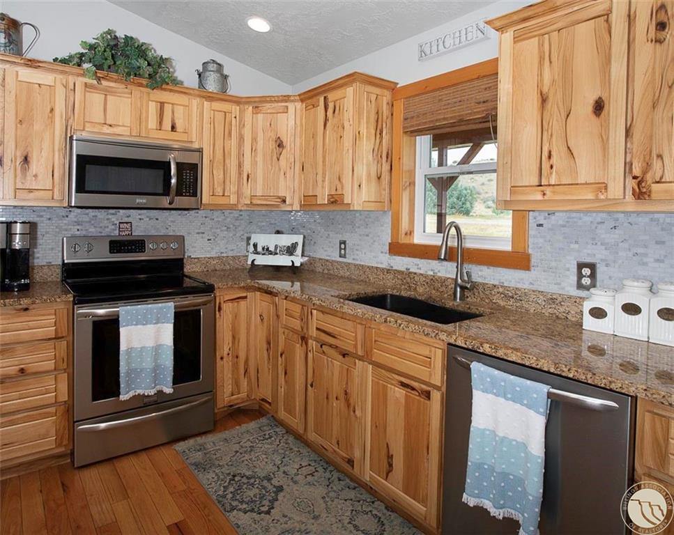 692 Quarry Road, Columbus, MT 59019