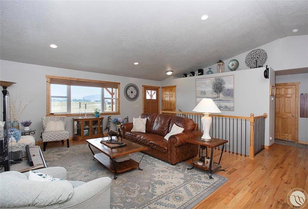 692 Quarry Road, Columbus, MT 59019