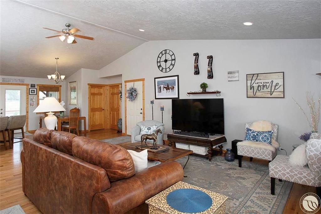 692 Quarry Road, Columbus, MT 59019