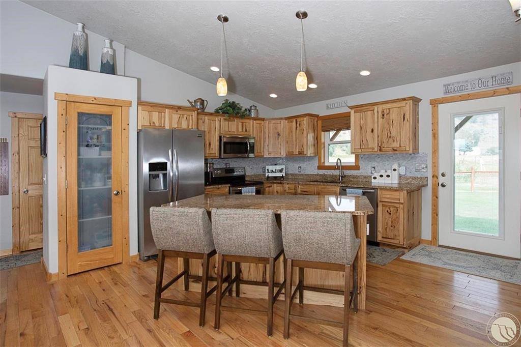 692 Quarry Road, Columbus, MT 59019