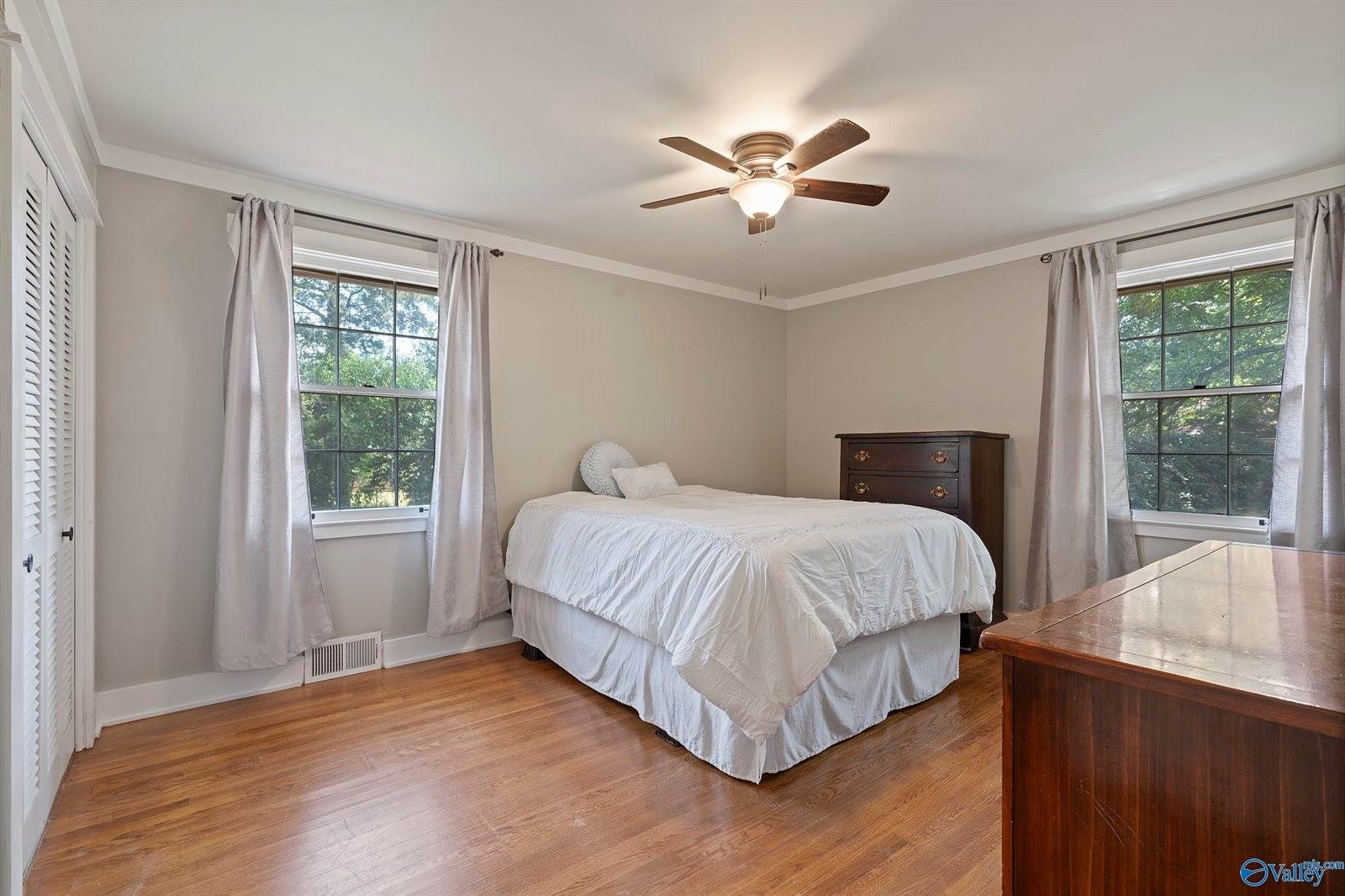 707 SW Graycroft Drive, Huntsville, AL 35802