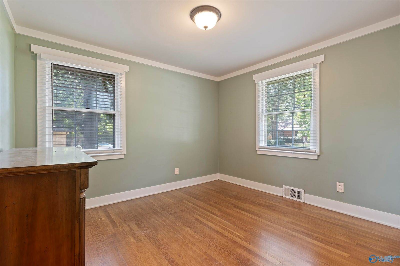 707 SW Graycroft Drive, Huntsville, AL 35802