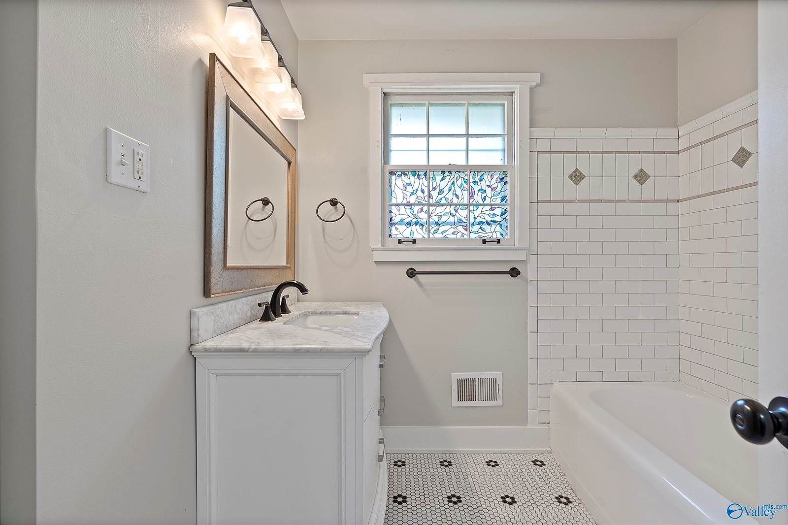 707 SW Graycroft Drive, Huntsville, AL 35802