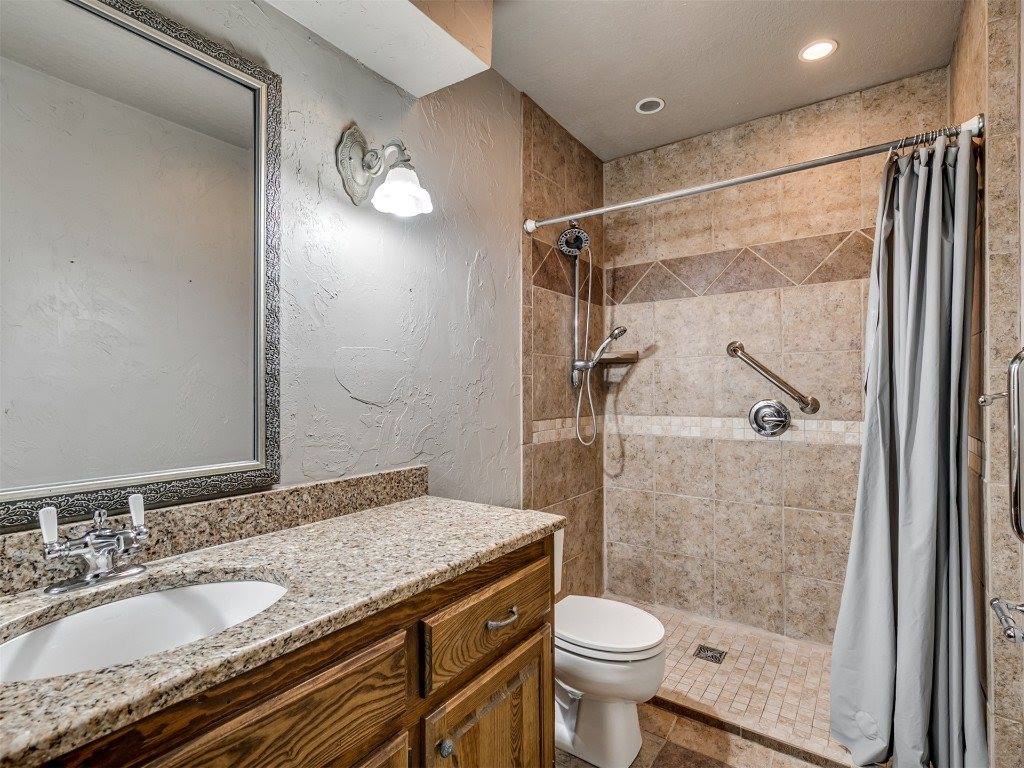 6 Lancet Court, Shawnee, OK 74804