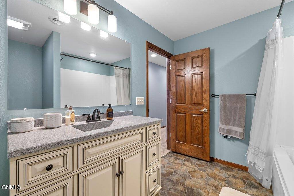 14003 Prairie Lane, Williston, ND 58801